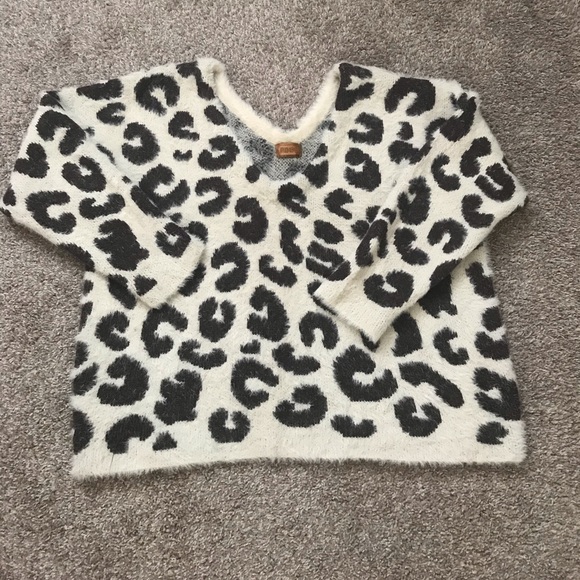 Fuzzy Leopard sweater